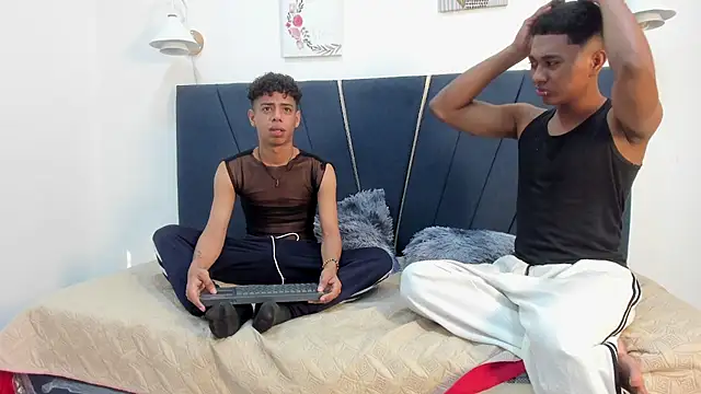 alexx cum18 online show from March 25, 12:15 pm