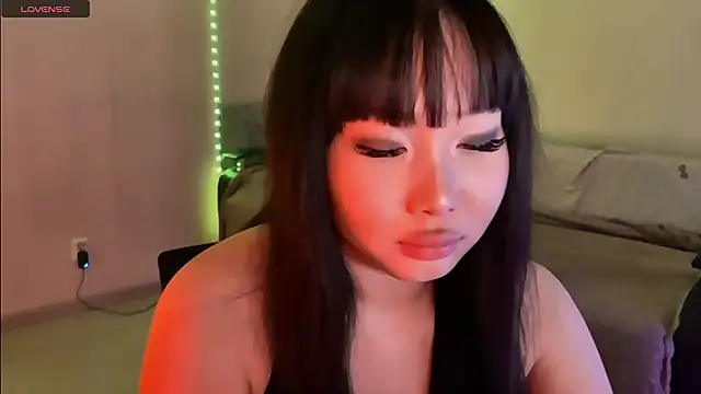 Snapshot of whispersofdarsy chatting on February 19, 7:22 pm whispersofdarsy online show from February 19, 7:22 pm