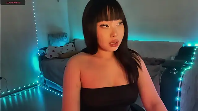 Snapshot of whispersofdarsy chatting on February 28, 10:20 pm whispersofdarsy online show from February 28, 10:20 pm