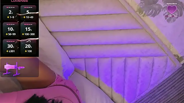 Snapshot of SarahRizof chatting on February 14, 5:07 am SarahRizof online show from February 14, 5:07 am