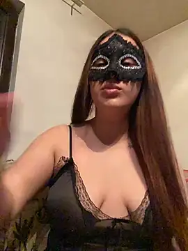 SweetAisha00 online show from April 15, 7:18 pm