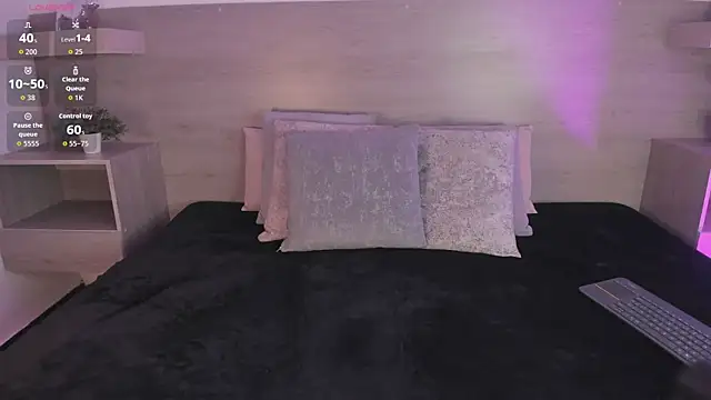 ariana  parker online show from June 17, 4:23 am