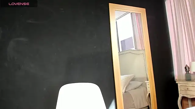 madii lenon online show from March 14, 8:37 pm