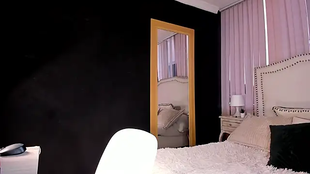 madii lenon online show from March 28, 8:43 pm