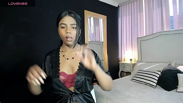 madii lenon online show from March 23, 7:47 pm