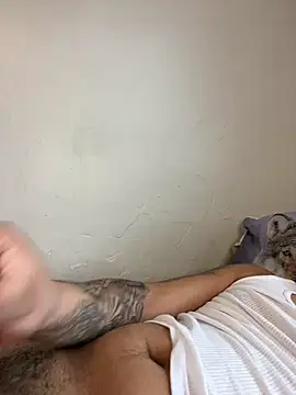 Snapshot of tugatitocaliente12 chatting on March 1, 4:18 pm tugatitocaliente12 online show from March 1, 4:18 pm