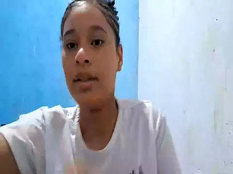 MadelynStamant online show from April 15, 1:48 pm