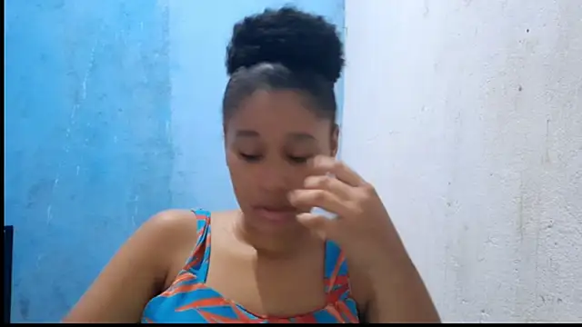 MadelynStamant online show from April 10, 12:23 pm