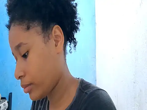 MadelynStamant online show from March 25, 12:26 pm