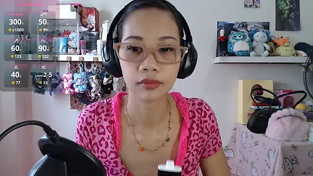 GloryKulikowski online show from March 25, 3:06 am