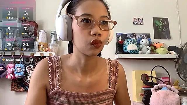 GloryKulikowski online show from March 27, 2:20 am