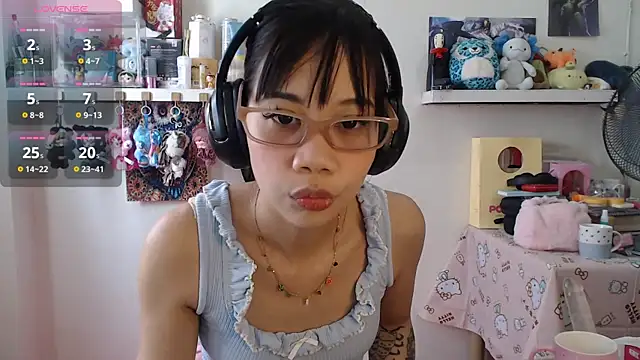 GloryKulikowski online show from March 23, 2:11 am