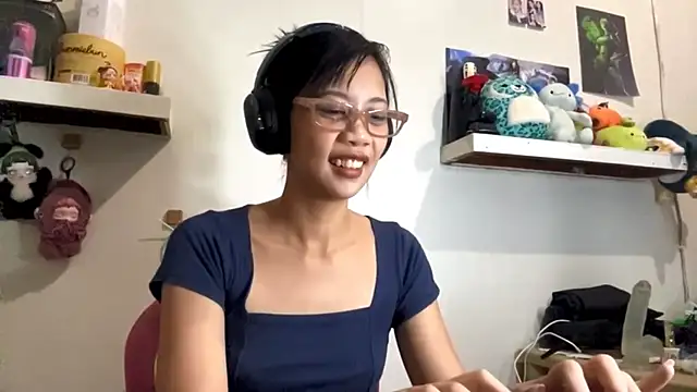 Snapshot of GloryKulikowski chatting on February 19, 2:03 pm GloryKulikowski online show from February 19, 2:03 pm