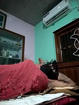 Snapshot of Ladycross chatting on February 18, 6:04 pm Ladycross online show from February 18, 6:04 pm