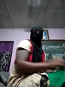 Snapshot of Ladycross chatting on February 26, 5:35 pm Ladycross online show from February 26, 5:35 pm