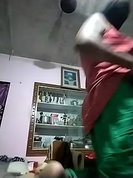 Snapshot of Ladycross chatting on February 23, 6:19 pm Ladycross online show from February 23, 6:19 pm