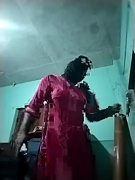 Snapshot of Ladycross chatting on February 15, 6:18 pm Ladycross online show from February 15, 6:18 pm