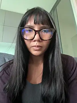 Alittleasaingirl online show from February 12, 10:59 am