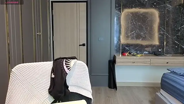 Alittleasaingirl online show from March 27, 1:25 am