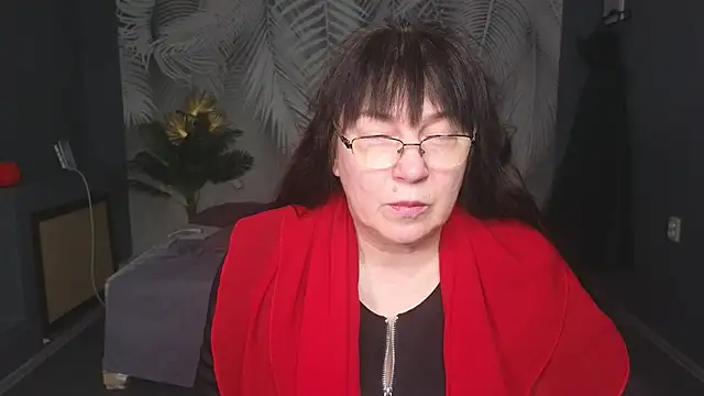 Snapshot of Tori_Twirl chatting on February 25, 6:57 am Tori Twirl online show from February 25, 6:57 am