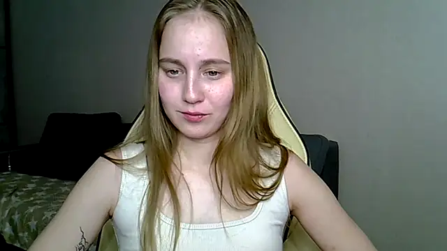 Snapshot of christimontero chatting on February 16, 11:31 am christimontero online show from February 16, 11:31 am