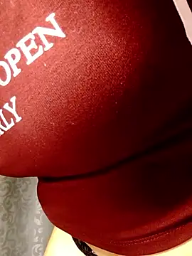 yiyi-Lynk online show from February 21, 4:53 pm