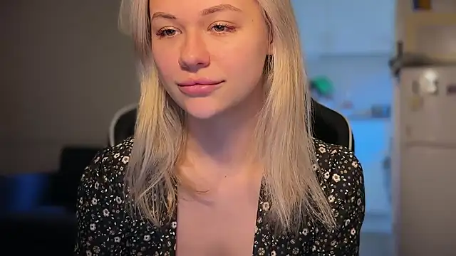 Leylia Lily online show from April 8, 12:06 pm