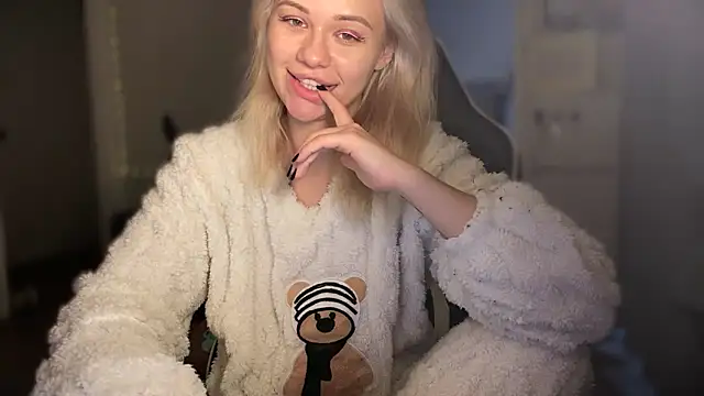 Leylia Lily online show from March 13, 9:03 am