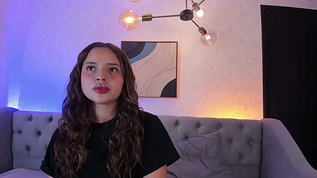 MAGIC EMMA  online show from May 9, 3:43 am