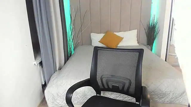 Snapshot of Erick_Wilson chatting on March 12, 6:43 pm Erick Wilson online show from March 12, 6:43 pm