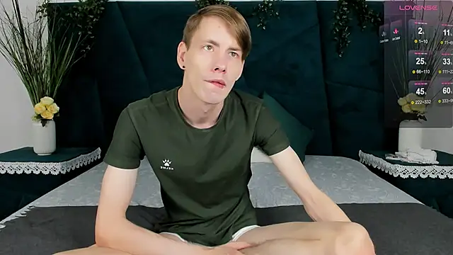 Snapshot of Erick_Wilson chatting on December 2, 7:43 am Erick Wilson online show from December 2, 7:43 am