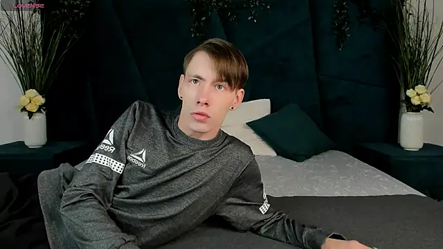 Snapshot of Erick_Wilson chatting on November 15, 5:44 am Erick Wilson online show from November 15, 5:44 am