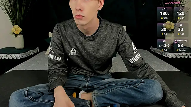 Erick Wilson online show from December 16, 11:47 am