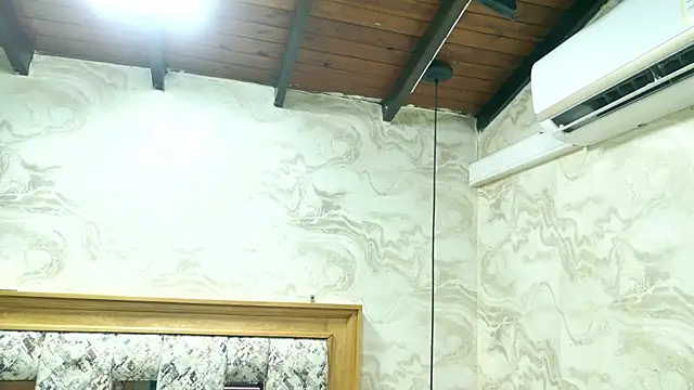 Snapshot of channel_sm chatting on February 19, 11:40 am channel sm online show from February 19, 11:40 am