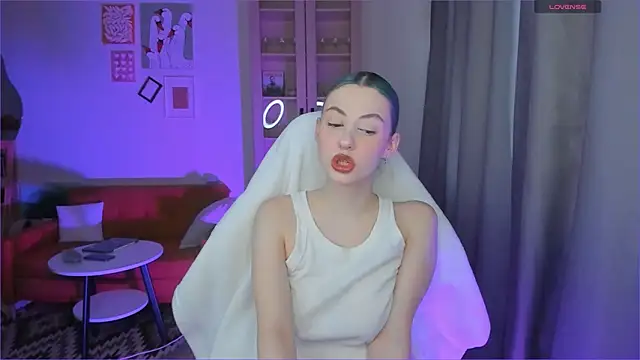 AdeleBabyGirl online show from March 26, 4:55 am