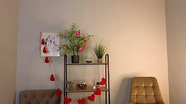 Merrit Bef online show from February 26, 10:15 am