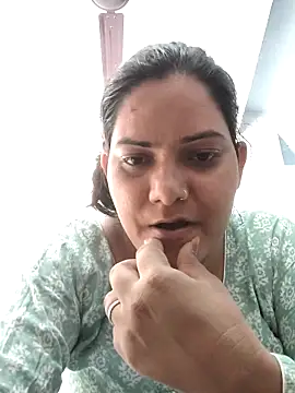 Snapshot of Anushka_Singh0 chatting on June 6, 9:03 am Anushka Singh0 online show from June 6, 9:03 am