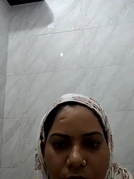 Snapshot of Anushka_Singh0 chatting on June 16, 12:10 am Anushka Singh0 online show from June 16, 12:10 am