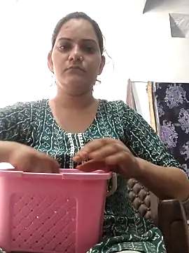 Snapshot of Anushka_Singh0 chatting on June 12, 5:05 am Anushka Singh0 online show from June 12, 5:05 am
