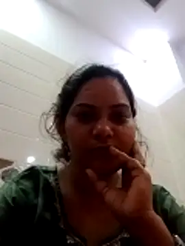 Snapshot of Anushka_Singh0 chatting on February 13, 1:49 am Anushka Singh0 online show from February 13, 1:49 am