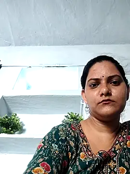 Snapshot of Anushka_Singh0 chatting on June 8, 10:27 am Anushka Singh0 online show from June 8, 10:27 am