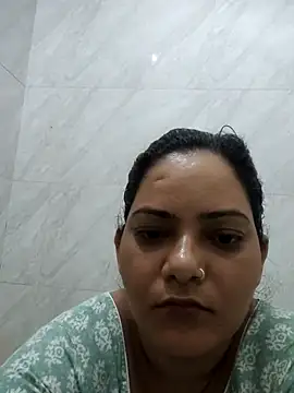Snapshot of Anushka_Singh0 chatting on July 18, 12:52 am Anushka Singh0 online show from July 18, 12:52 am