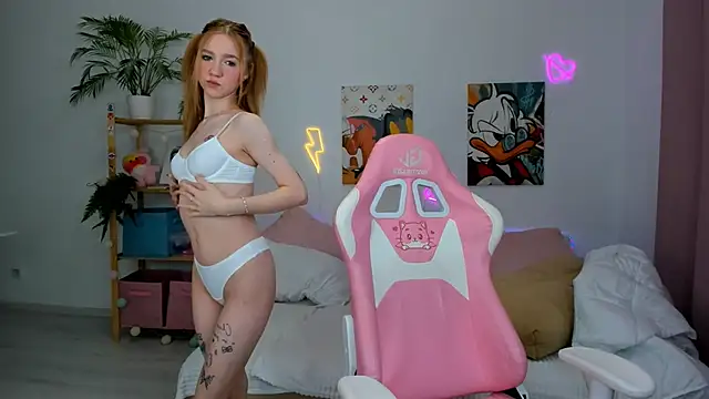 Ophelia Jay online show from February 22, 3:20 am