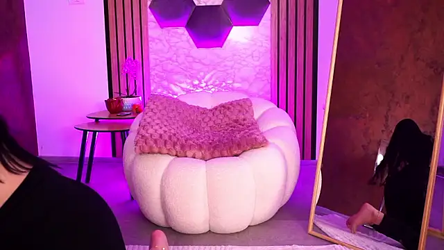 SashaLorrenz online show from March 28, 5:52 am