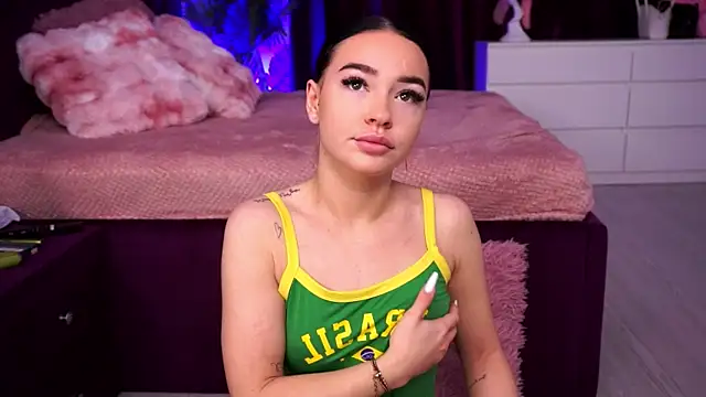 SashaLorrenz online show from April 21, 5:25 am