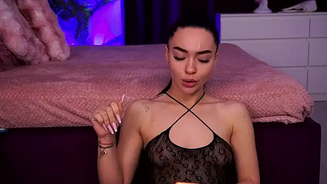 SashaLorrenz online show from April 15, 4:29 am