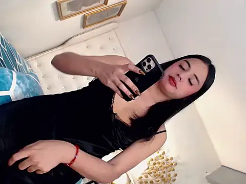 camillejoson online show from May 2, 12:05 am
