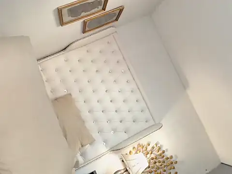 camillejoson online show from March 28, 3:51 am