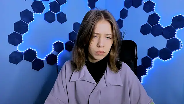 cleo cool online show from February 18, 9:39 am