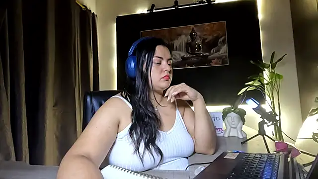 AzaraOnyx online show from June 12, 9:56 pm